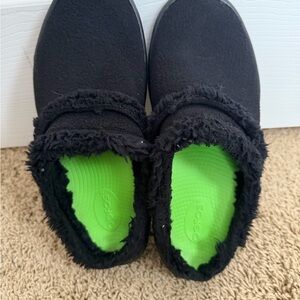 OOFOS  Fuzzy Slippers with Green Insoles